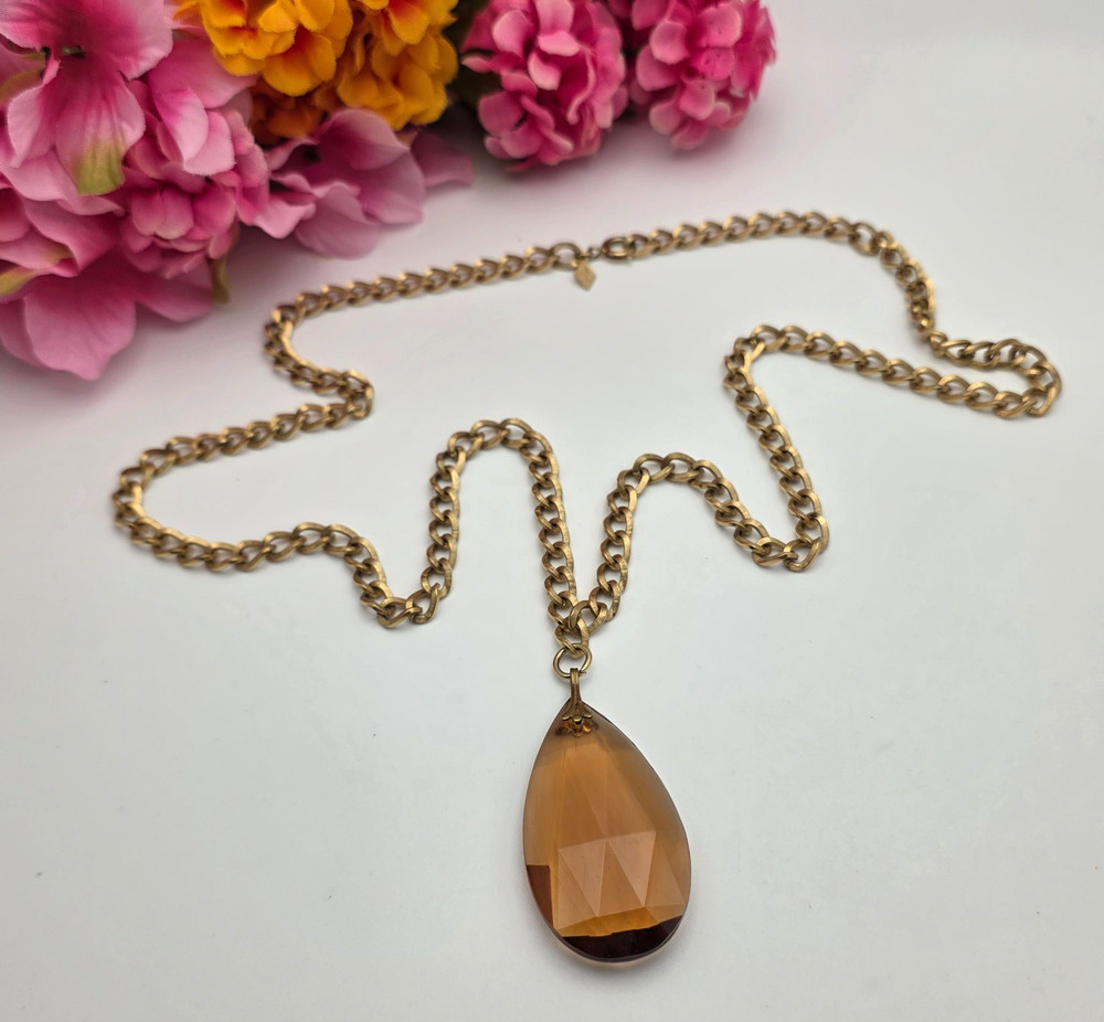 Sarah Coventry Amber Faceted Acrylic Teardrop Pendant Necklace Gold Tone 29 in
