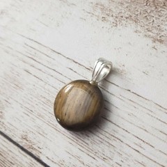 Vintage Pendant – Brown & Tan Small Circular – 0.5″ – No Chain Included