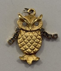Vintage Textured Gold Tone Metal Articulate Rhinestone Owl Bird Pendant