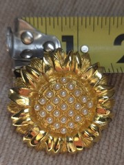 Modo Flower Brooch Pin & Clip-On Earrings Set Gold Tone Faux Pearl White Round