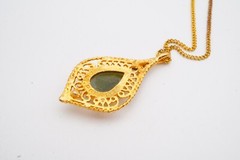 Vintage Pendant Necklace Gold Tone Jade Diamond Pearl 18″