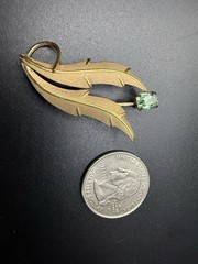 An Elegant Gold Filled Brooch w/ Gorgeous Green “Gem” ~ 1/20 14k Gold Filled dce