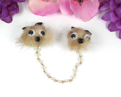 Vintage FUN Faux FUR FOX SWEATER GUARD Beads GOOGLY EYES Goldtone Clips