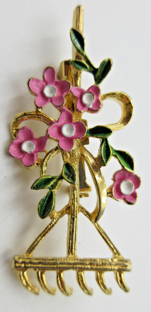 VTG RARE GERRY’S GARDEN RAKE pink white FLOWER green LEAF Brooch Pin gold tone