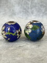 Lot Of 2 Vintage Large Chinese Cloisonne Enamel Focal Bead with Flowers 1 1/2”