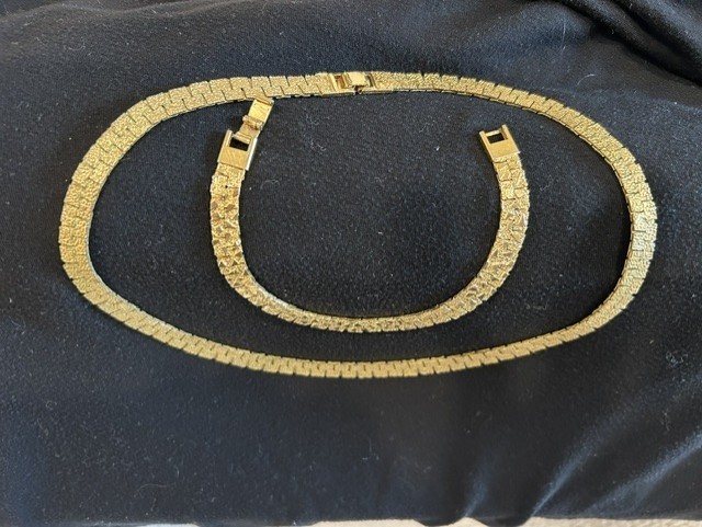 Vintage gold plated costume necklace and bracelet