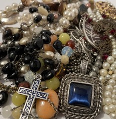 4Lb Mixed Mystery Jewelry Lot Vintage Mod Boho Bead Necklaces Bracelets Earrings