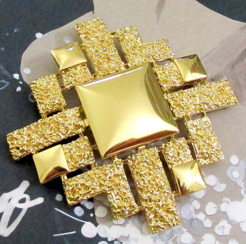 VTG RUNWAY LARGE MONET PAS D’OR GP BROOCH PENDANT BRUTALIST/GLOSSY MODERNIST 70s