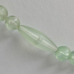Vtg Translucent Green Lucite 30in Controlled Bubble Necklace