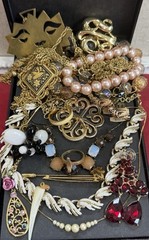 Vintage Estate Costume Jewelry Lot! MONET, NAPIER and more!