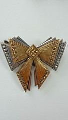 Vintage AVON Art Deco Bow Two Tone Pin Brooch & Earrings Set Stylepoints 1995
