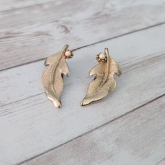 Vintage Clip On Earrings 1 & 5/8″ Gold Tone Leaf with Faux Pearl Statement Fall