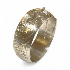 VINTAGE STERLING Silver ETCHED HINGED BANGLE Check Last Pictures