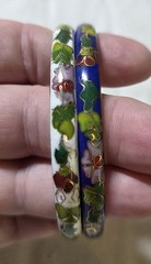 Vintage Pair Of Chinese Cloisonné Enamel Bangle Bracelets Blue White Floral Boho