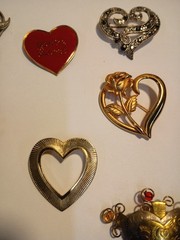 Women’s Heart Brooches ! Mixed Lot (13pc) Enamel Rhinestone Gold/Silver
