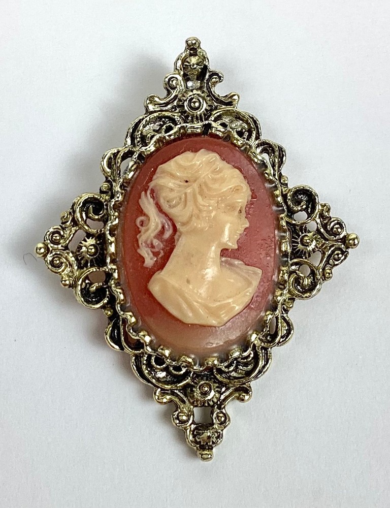 Vintage GERRY’S Gold-Tone Victorian Cameo Brooch/Pendant 2″ x 1.5″ Inches