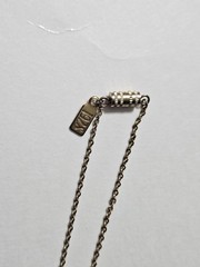 Vintage Floral Pendant Necklace 1928 Gold-tone In Great Condition. 8.5″ Long