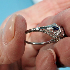 Vintage 18k Diamond and Blue Sapphire Filigree Setting Ring, Size 6