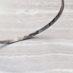 Vintage Bangle / Bracelet 8.5″ Ridged Dark Tones Thin Bangle Understated