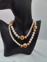 26″ VINTAGE JAPAN PAPER MACHE FLORAL FAUX PEARL GOLD WHITE DISK BEADED NECKLACE