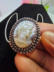 Vtg Silvertone Cameo Woman MOP Abalone Shell Pendant Pin w Chain Necklace 23″