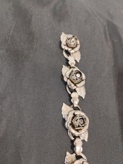 Vintage Silver Toned Link Bracelet with 6 3D Roses And Crystals 7 1/2″ Inches