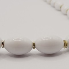 White w Gold Tone Graduated Acrylic Egg Shape Bead Professional Necklace 24 Inch