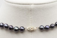 14kt Yellow Gold Dark Peacock Pearl Strand Necklace Fishhook Clasp Vintage
