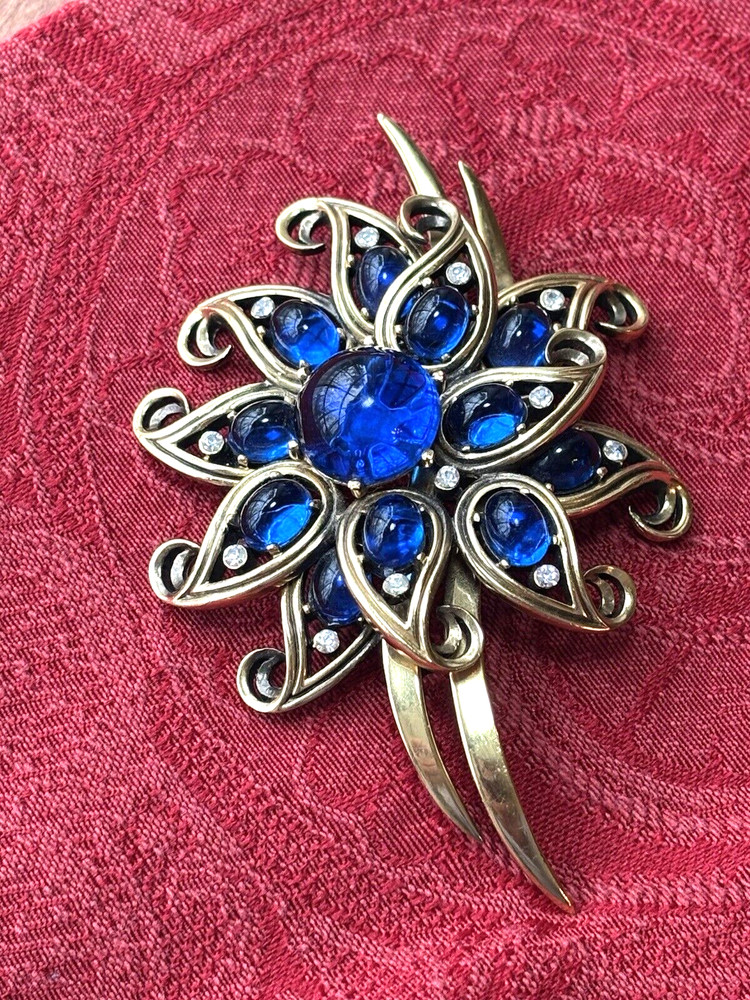 Trifari Vintage Gold Tone Blue Cabachon Stone Rhinestone Brooch 3 1/2″ SCARCE