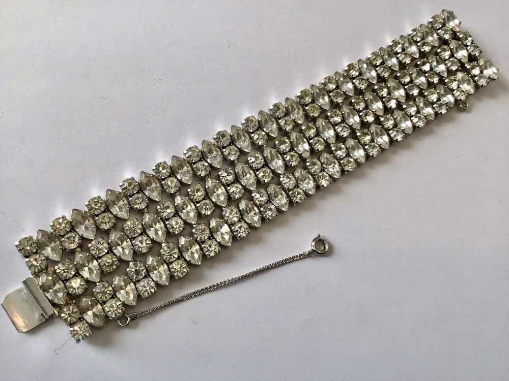 VINTAGE B DAVID SIGNED 144 CLEAR RHINESTONE BRACELET