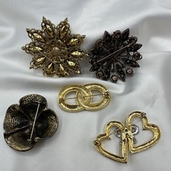 Lot of Five Mixed Vintage Brooches. See pics.