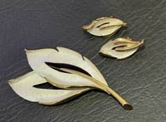 Vintage Signed Pat Pending Pearlized Brushed Leaf Brooch and Clip On Earrings