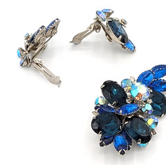 Vintage Celebrity Blue AB Rhinestone Brooch Clip On Earrings Set Demi Parure