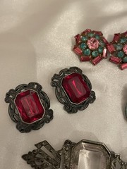 VTG-NOW JEWELRY LOT GLASS Stones Clear Brooch Blue/ Pink Red Earrings Post Clip