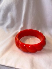 1980s Chunky Orange Lucite Twisted Rope Ribbed Bangle Bracelet