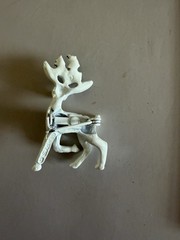 Vtg Gerry’s Enamel Reindeer Brooch Pin White Iridescent Holly Berries Metal 1.5″