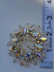 Vintage Aurora Borealis Rhinestone Crystal Wreath Circle Brooch Pin Gold Tone