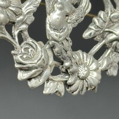 Art Nouveau Brooch Pin Repousse Floral Wreath Art Deco 2″ Vintage