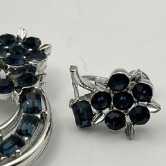 VINTAGE LISNER RHINESTONE Deep BLUE BROOCH and EARRINGS