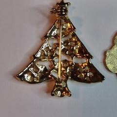 Vintage Christmas Brooches Trees / Bells / Santa / Poinsettia pins lot Of 6