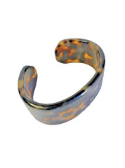 1” Wide Faux Tortoise Shell Lucite Plastic Cuff Bracelet 2.25″ diameter Vintage