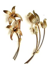 2 VINTAGE 60’s TEXTURED GOLD 2 TONE COPPER COLOR METAL ALLOY FLOWERS 3 INCH PINS