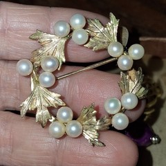 VINTAGE BROOCH, PENDANT, EARRINGS LOT X 9 PCS JUDY LEE(NEEDS PIN) MONET GOLD FI