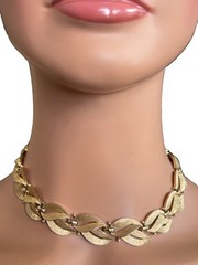 Crown Trifari Gold Trifanium Leaf Panel Link Collar Choker Brushed Polished Tone