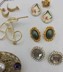 Vintage Gold Tone Costume Jewelry Lot Mixed Materials Wearable Hoops Enamel…