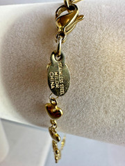 Milor Stainless Steel gold tone charm link hearts charm bracelet 8.5″ 5.50g