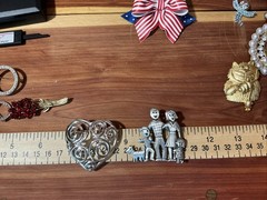 Vtg Jewelry Lot Of 10 JJ DM & Unsigned Mixed Metals Brooches Color Stones