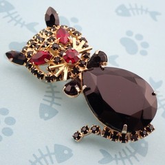 Vintage Alice Caviness Cat Black Red Rhinestone Gold Tone Pin Brooch
