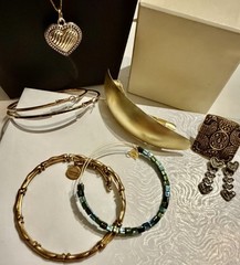 Mixed Lot Goldtone ~ Vintage Hearts ~ Retro Chic Belts , Alex&Ani ~ More !