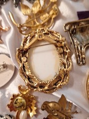 Vintage To Now Brooch Pin Lot Mixed Theme Gold-tone Silvertone Rhinestone…